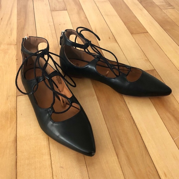H&M Shoes - 🖤 H&M Black Lace Up Flats Size 8